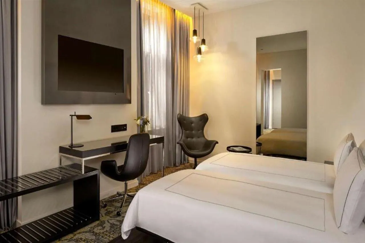 Отель Park Plaza Victoria Амстердам 4*,  Нидерланды