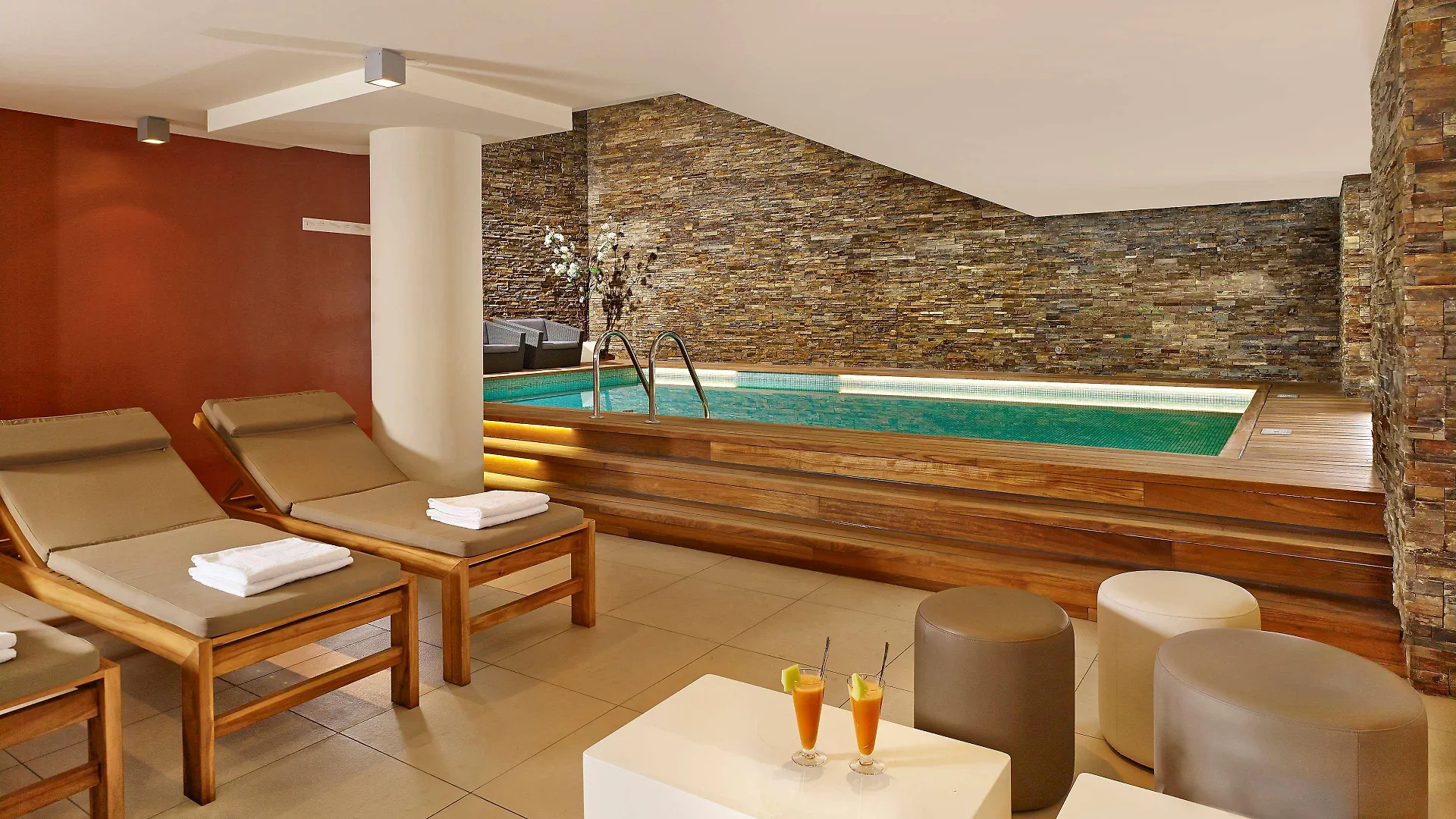Отель Park Plaza Victoria Амстердам