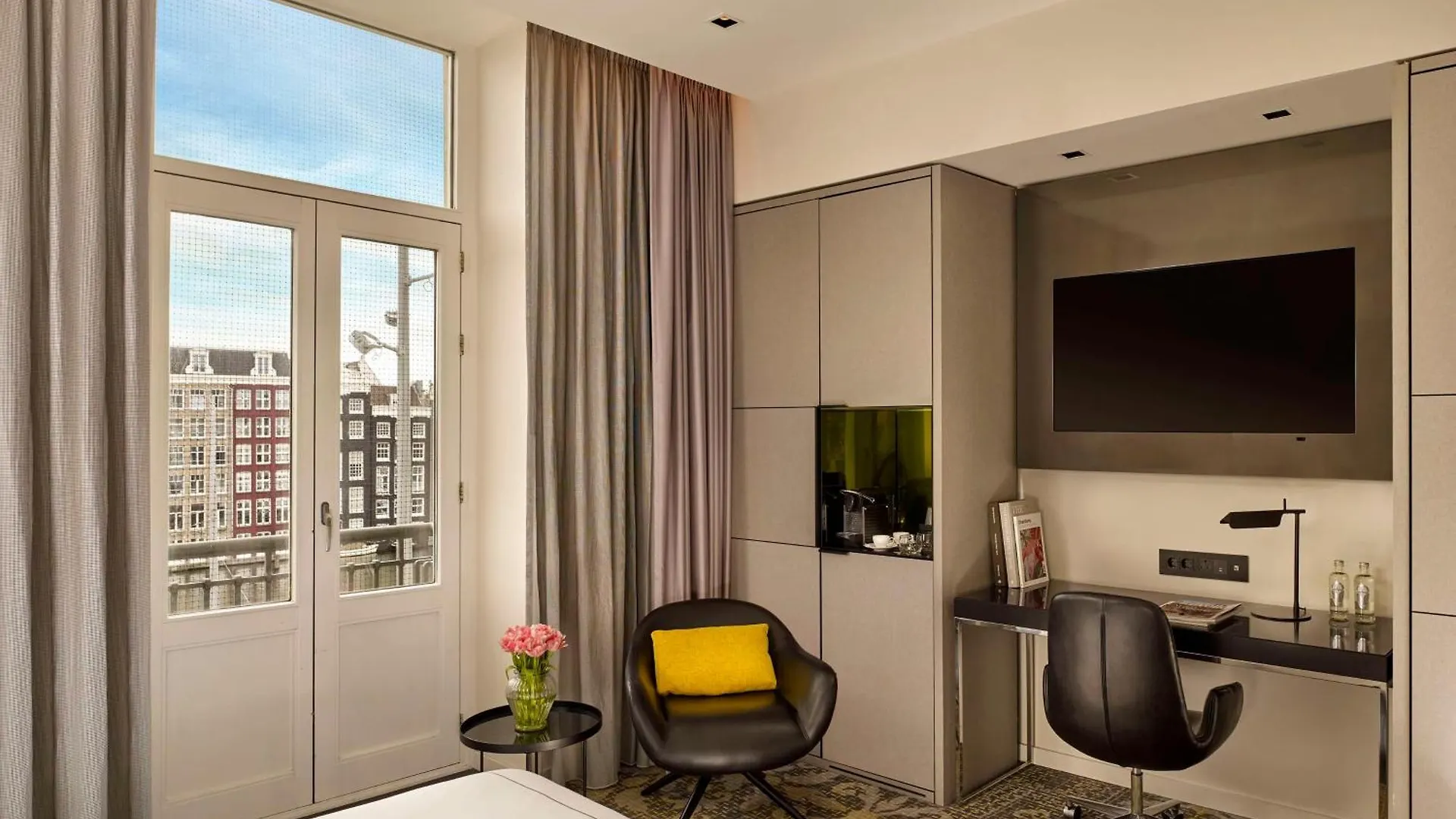 Отель Park Plaza Victoria Амстердам