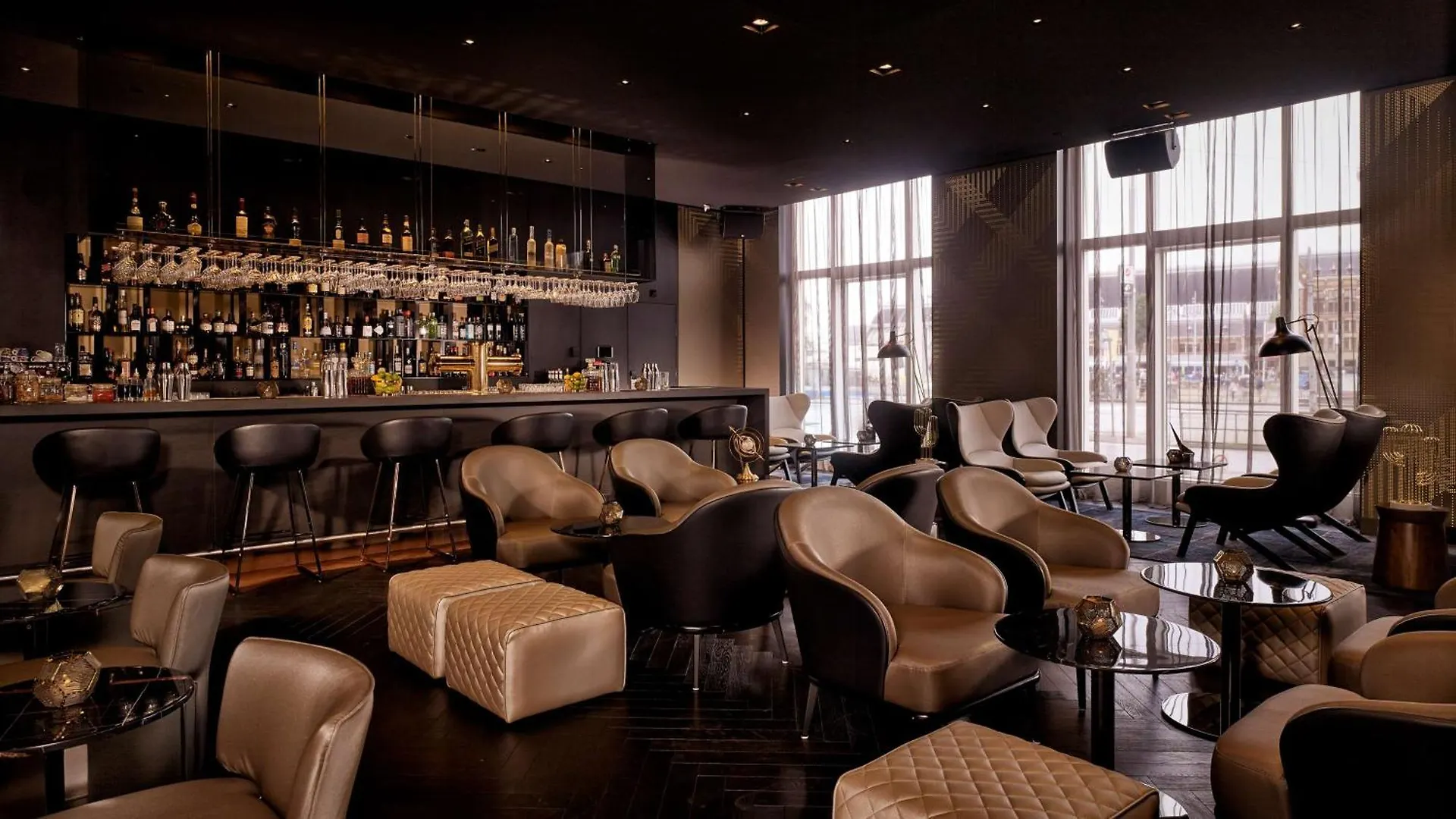Отель Park Plaza Victoria Амстердам