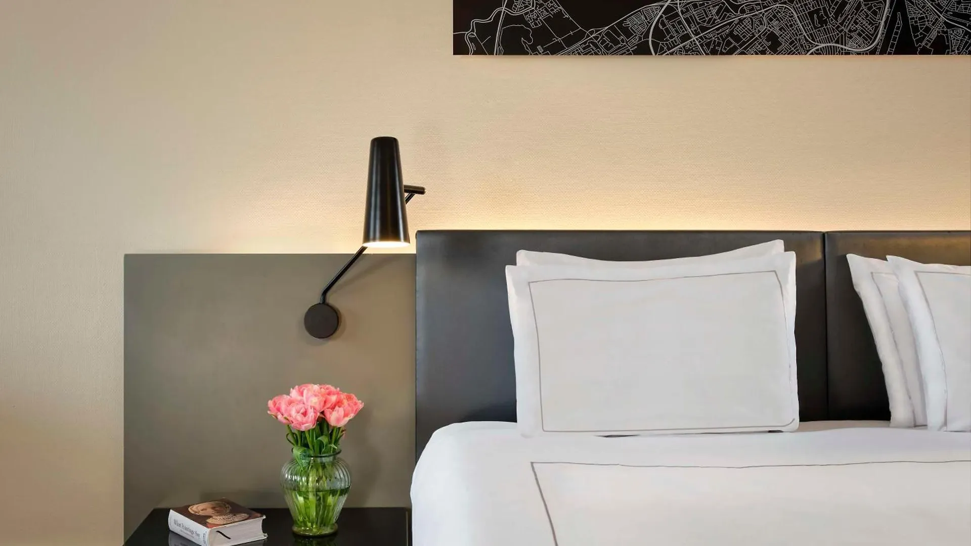 Отель Park Plaza Victoria Амстердам