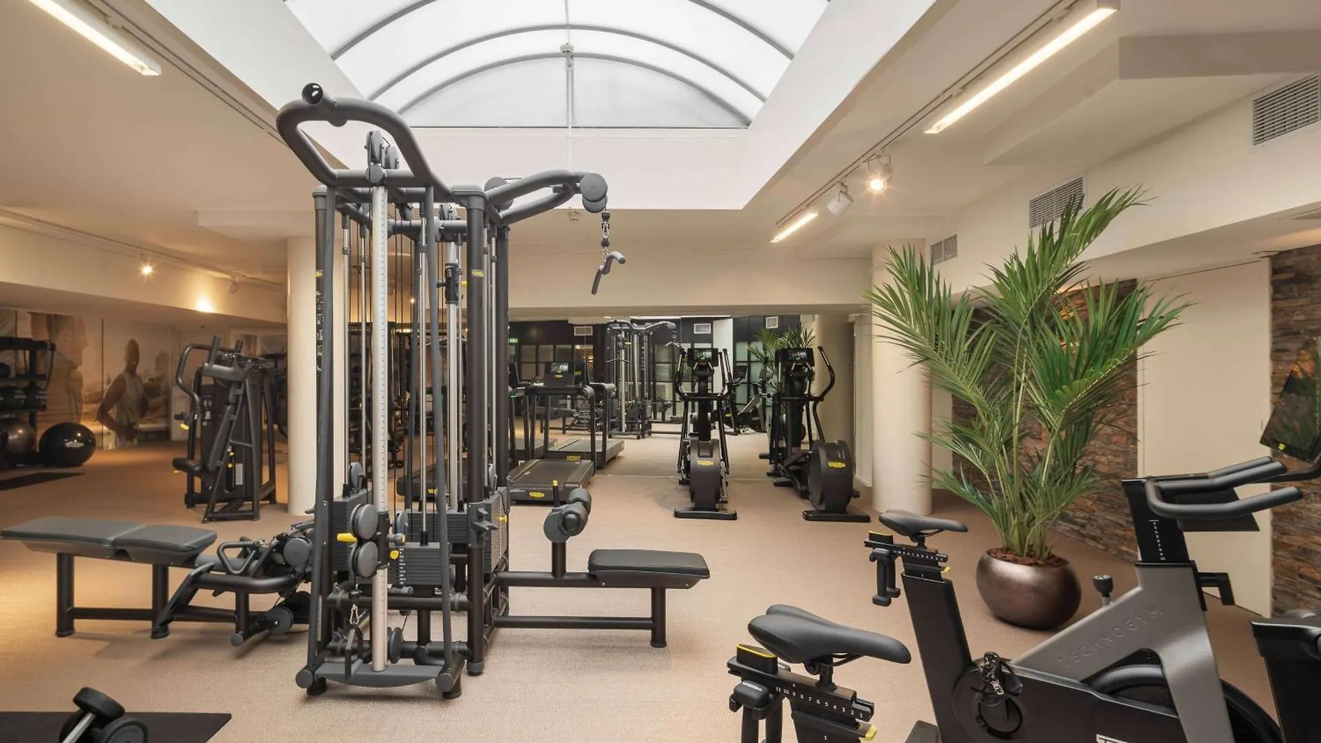 Отель Park Plaza Victoria Амстердам 4*,  Нидерланды