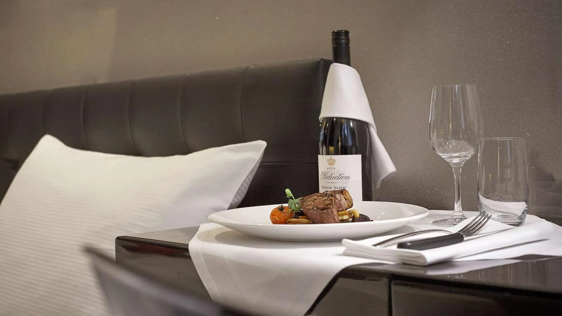 Park Plaza Victoria Amsterdam Hotel 4*,