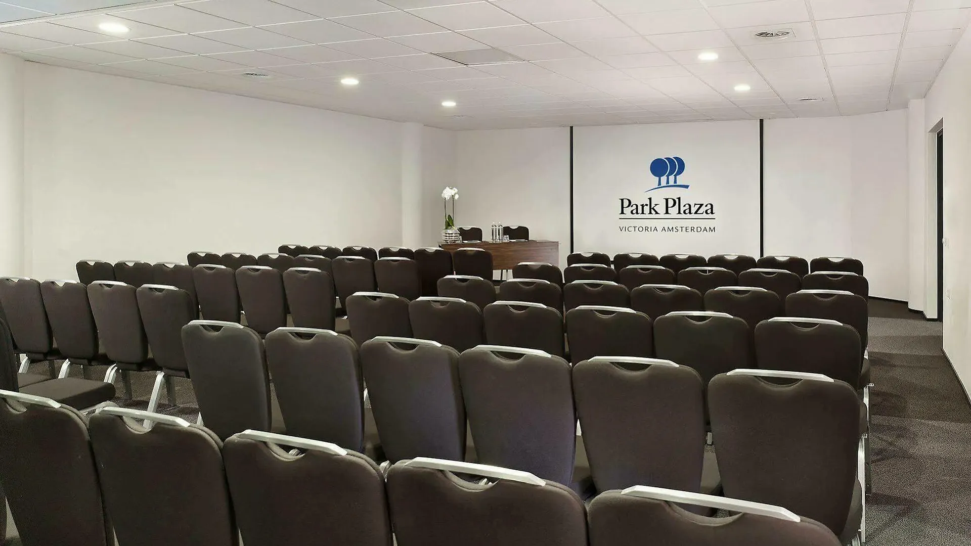Отель Park Plaza Victoria Амстердам